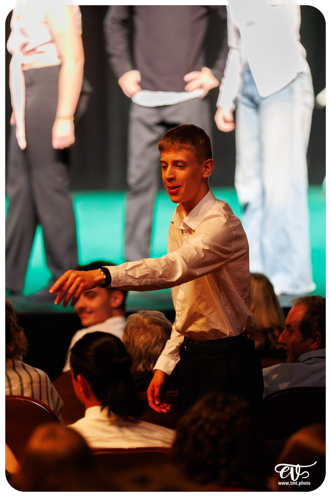 MAIS SONGEONS À RÉPÉTER S'IL VOUS PLAIT !